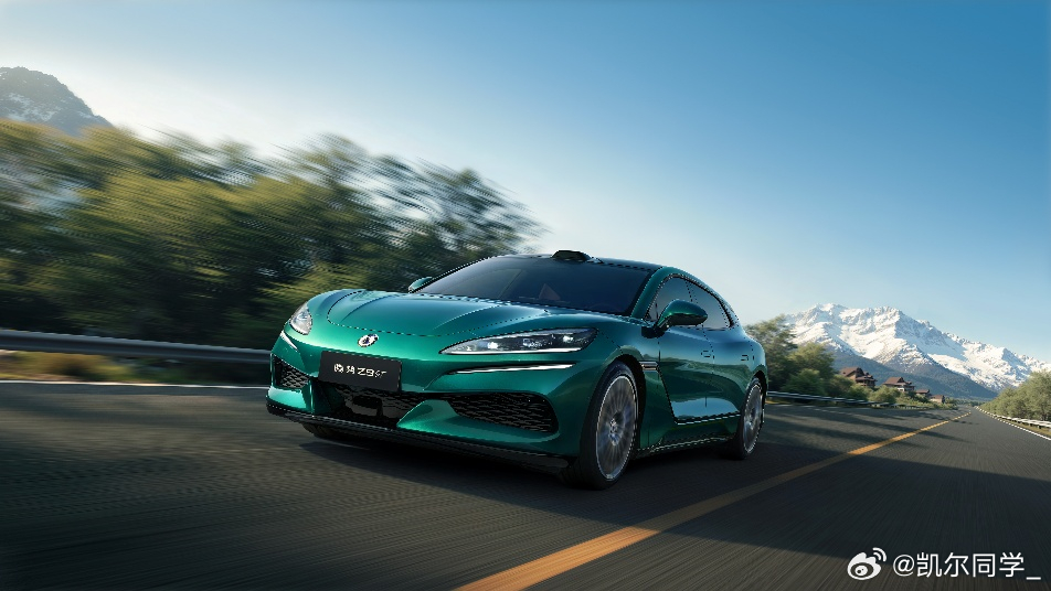 全新腾势Z9GT这就交付了，距离发布才一周。说实话这速度有点狠——但更狠的是车本