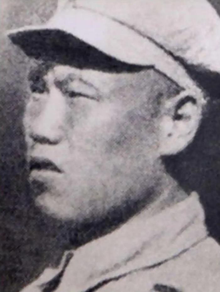 [太阳]1951年，一志愿军往阵地送弹药，可当他到达后，却发现干部全牺牲，而战士