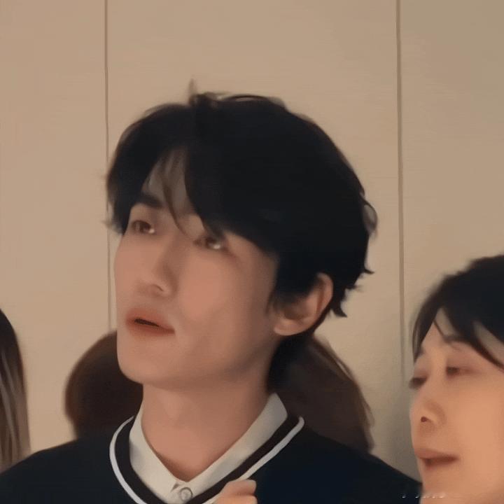 完全男大！朱一龙 LV北京展览