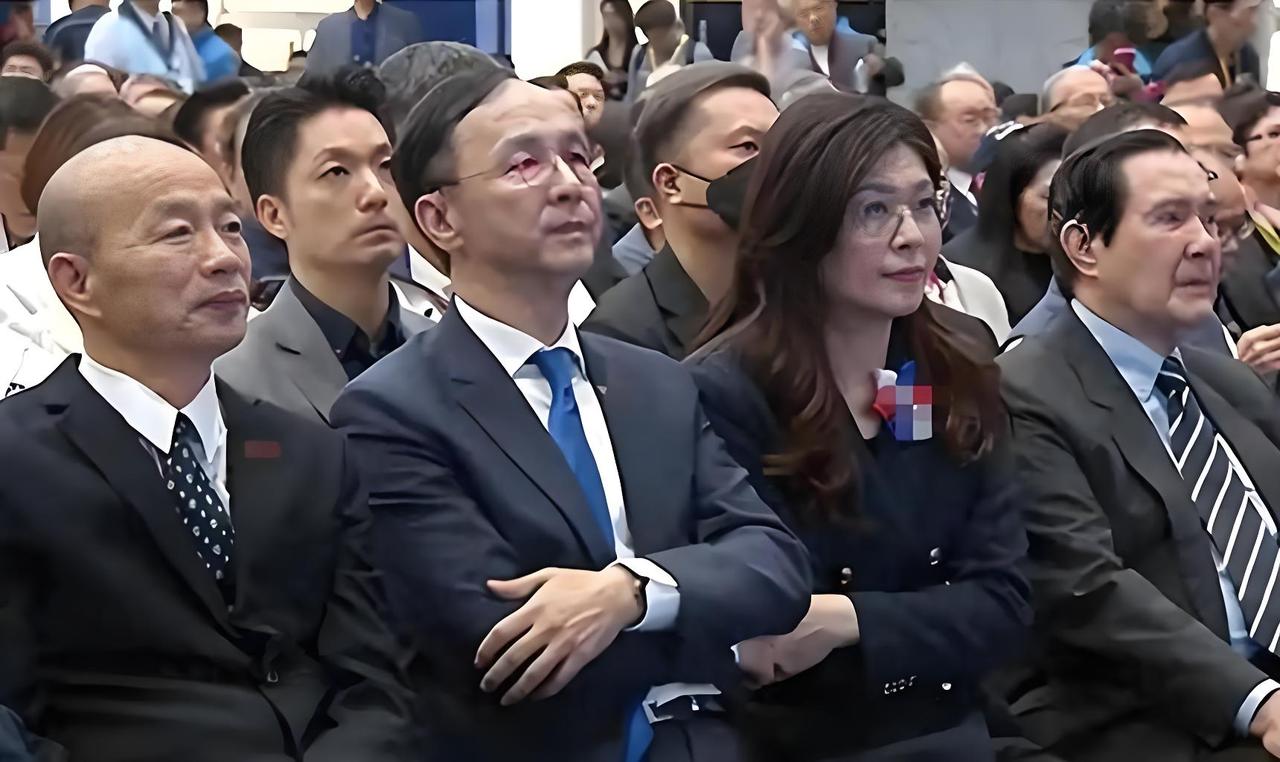 中国大陆要清醒了，台湾只要有马英九，朱立伦，洪秀柱，想实现和平统一，有点难，这三