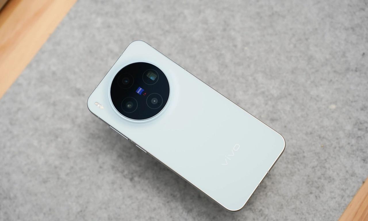 我的建议，vivo X300不要瞎买现在购买手机根本看的不是价格，而是你买的手机