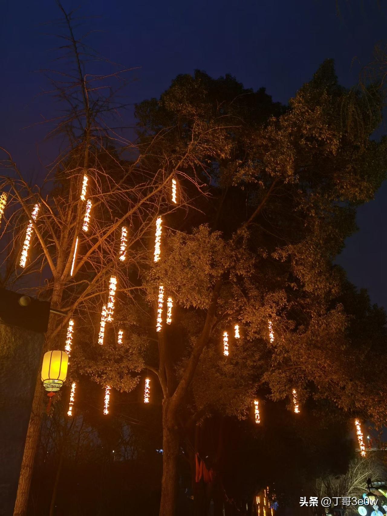 【昨日客流】
2月27日（周五）
武汉城市轨道交通线网客运量（含换乘）为423.