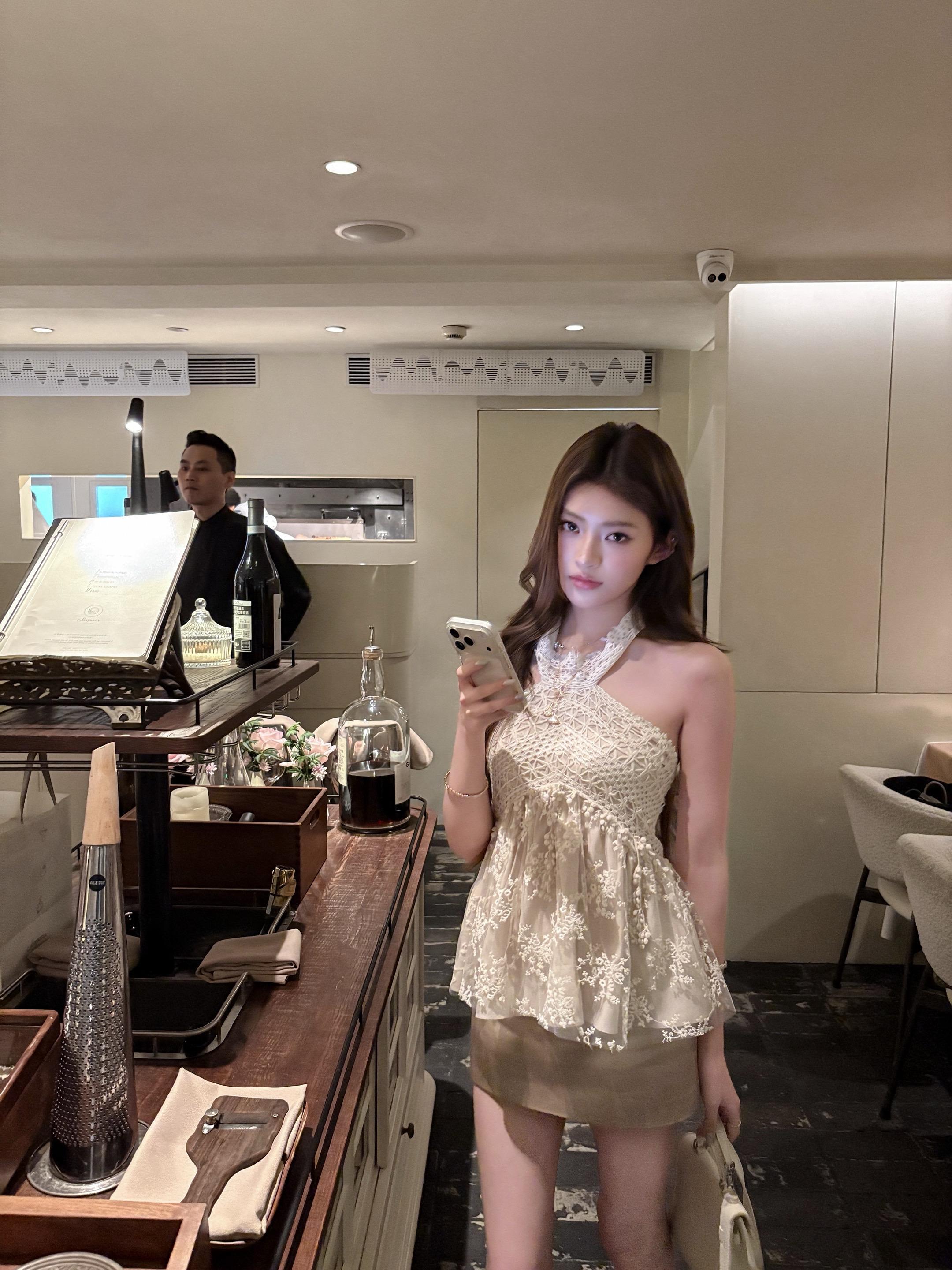 宝贝 不要相信任何女人 除非那个女人是我。