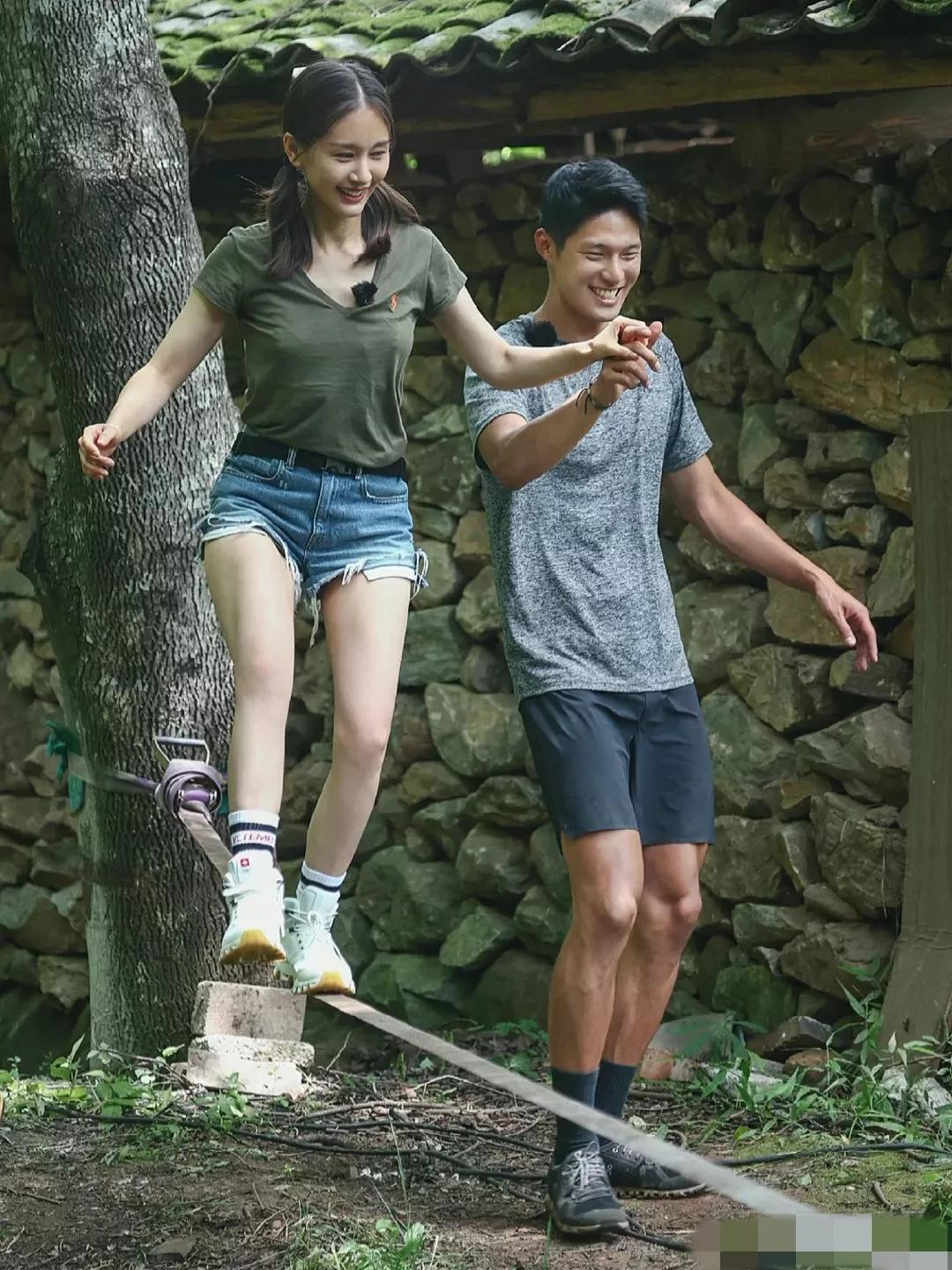 和王子文和吴永恩的分手相比，我的注意力更集中在王子文的腿上。