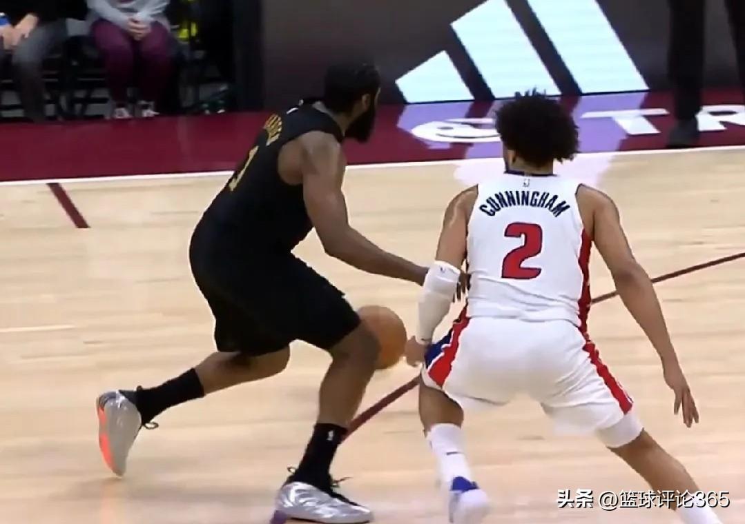 对手当家球星对哈登只有无奈和敬意。最后时刻一球定乾坤，连对手都被打服了。

今日