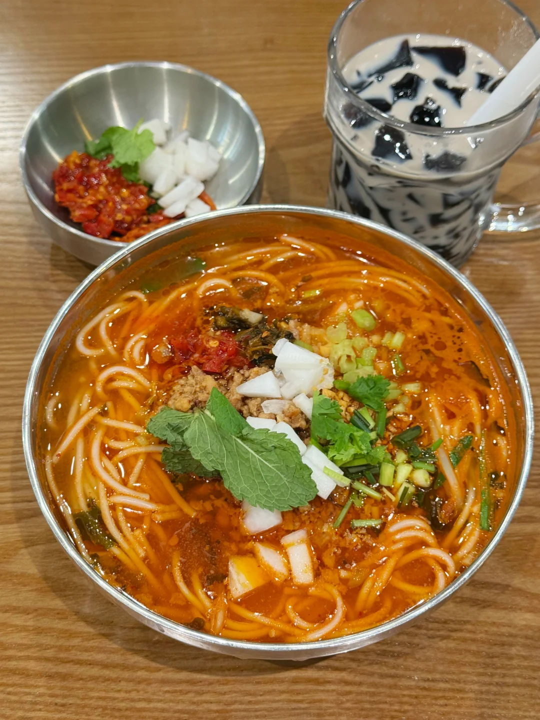 宁波一人食｜这碗云南米线有点东西～