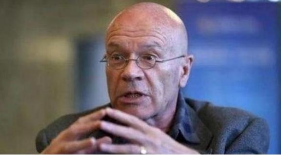 美国之所以一直针对中国，是因为中国犯了一个大错！一个强大不过一百年的国家，居然敢