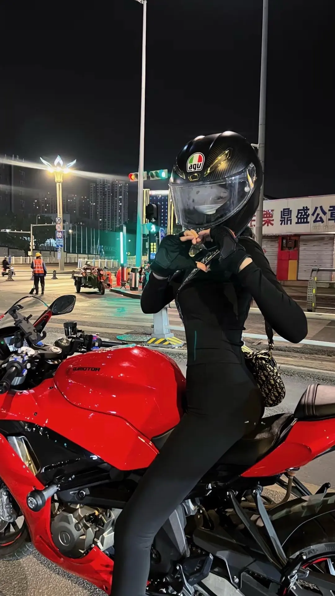 不穿包臀裙 怎么找polo衫