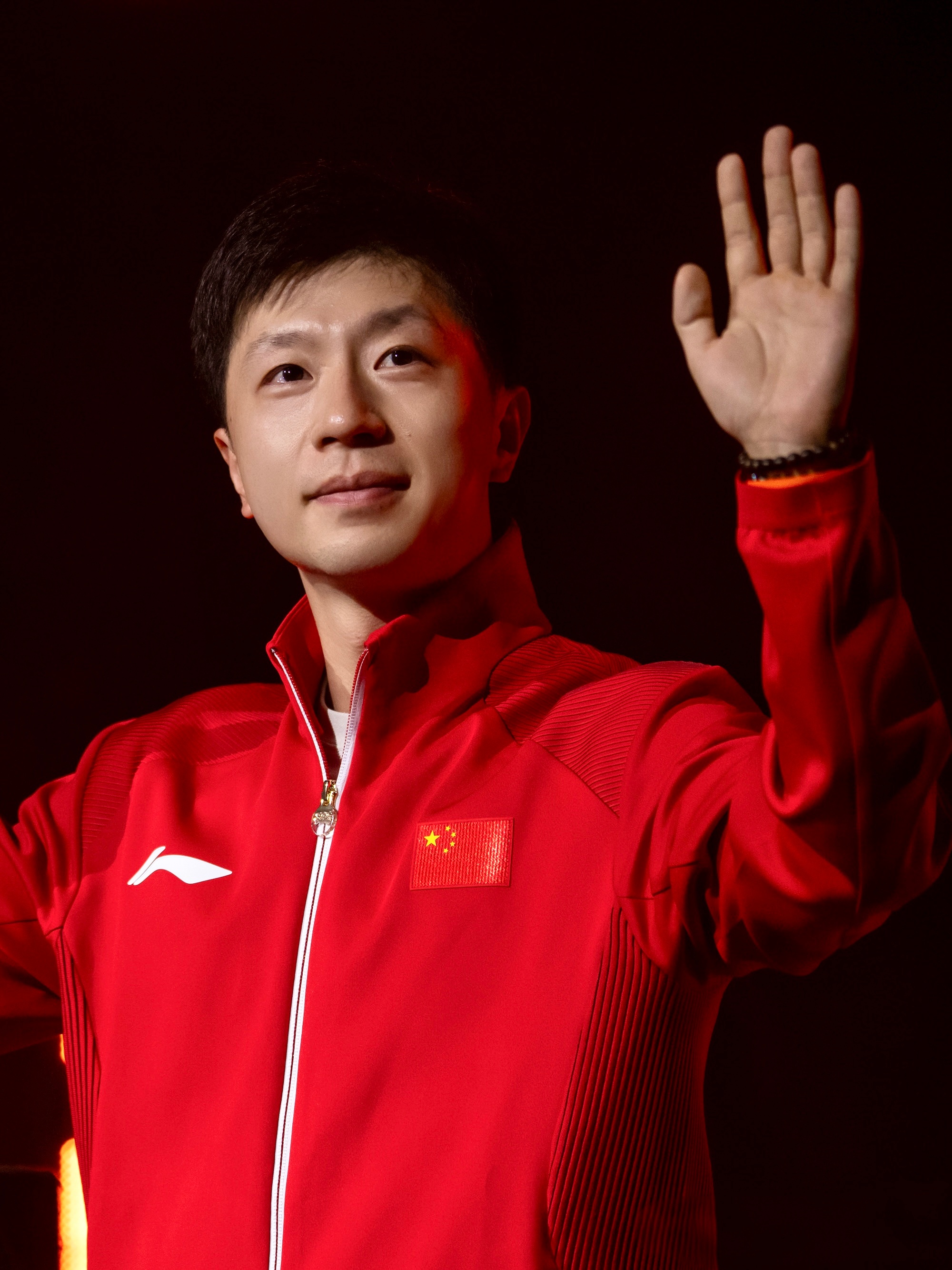 马龙为世乒赛开场你还是选择身穿队服 胸贴五星红旗🇨🇳站在赛场上 哪怕这一次你