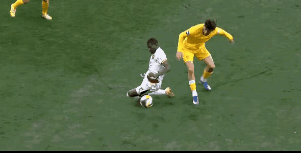 打硬仗还是要看拜合拉木，拜合拉木身体素质和对抗是真的好，而且拜合拉木一人就制造喀