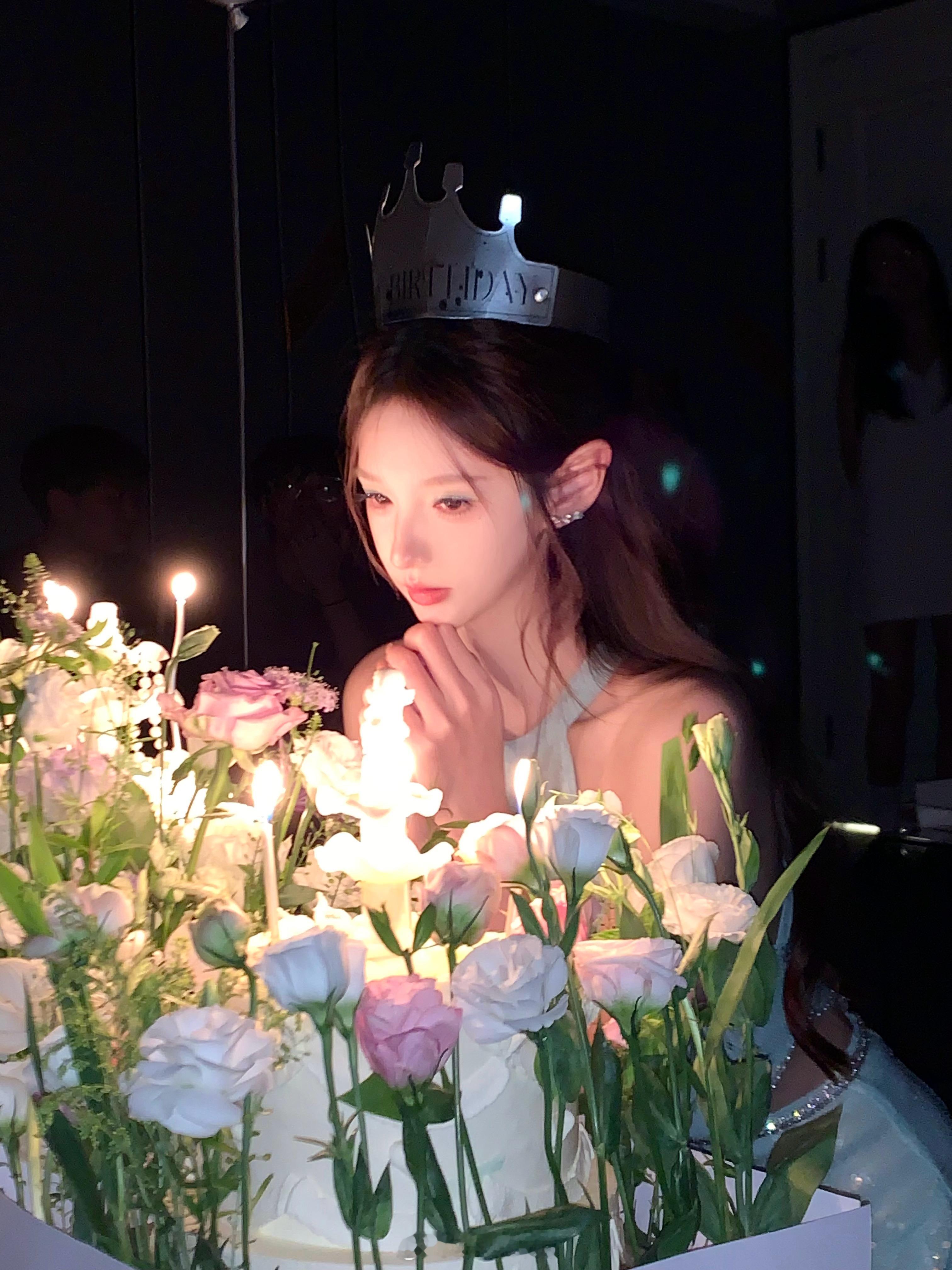 昨天过生日咯一部分漂亮照片 特别美的蛋糕！还有特别特别多plog和vlog ​​
