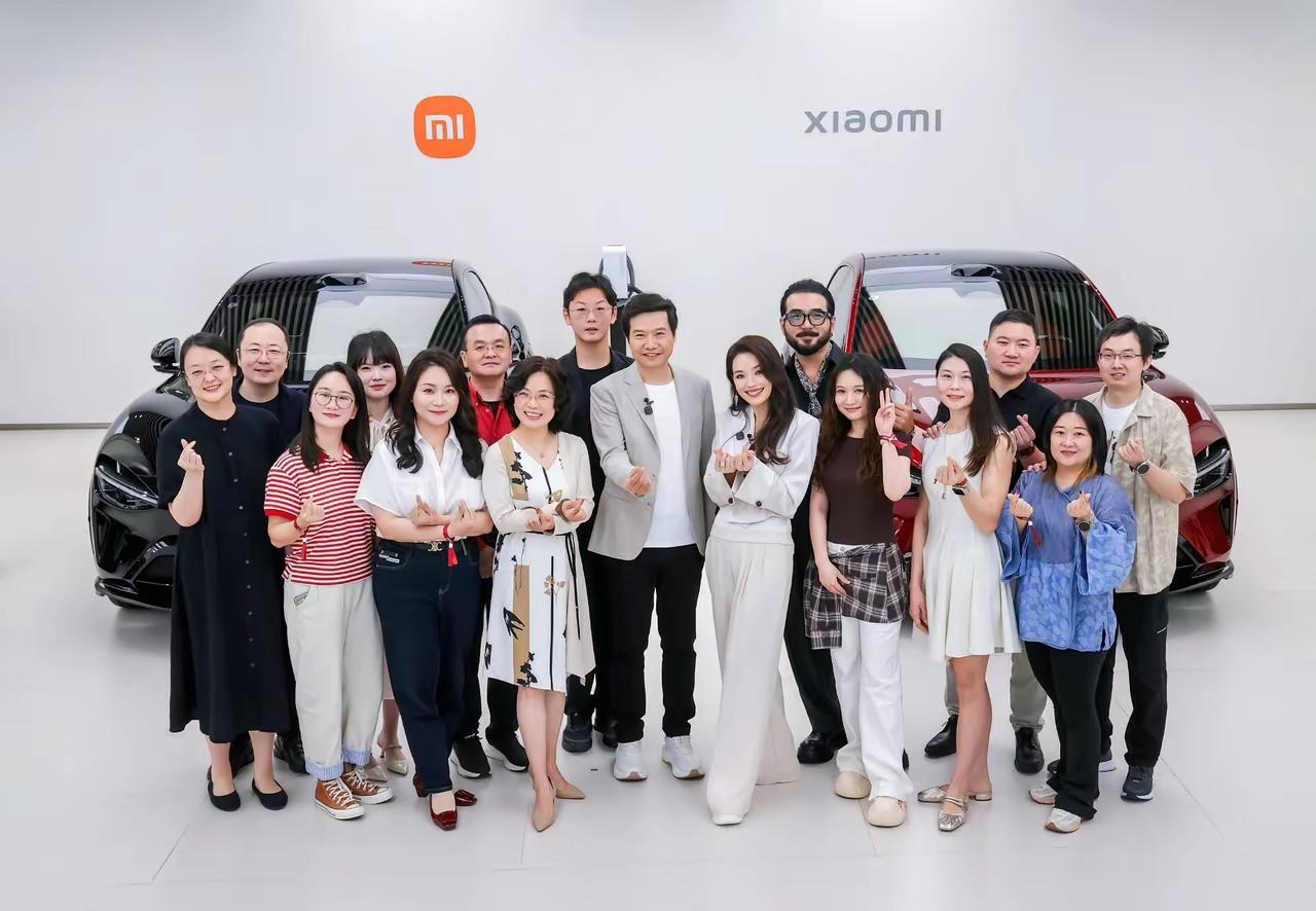 小米YU7GT第一批车主有福了！不但雷总亲自交车，还能顺道和自己青春期的女神同框