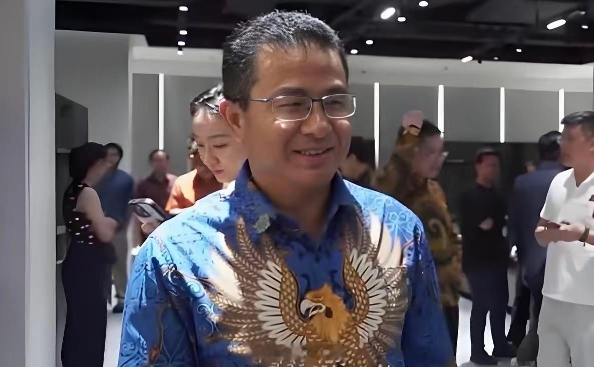 金立手机创始人曾赌博输掉十几亿8年前，他是国产手机之王，年销4000万台，刘德华