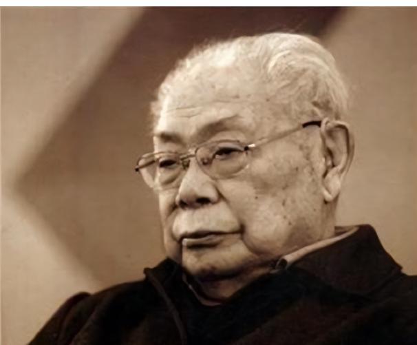 1949年，蒲华辅被捕叛变，他供出了马识途。马识途赶紧撤退，他化装成商人去车站，