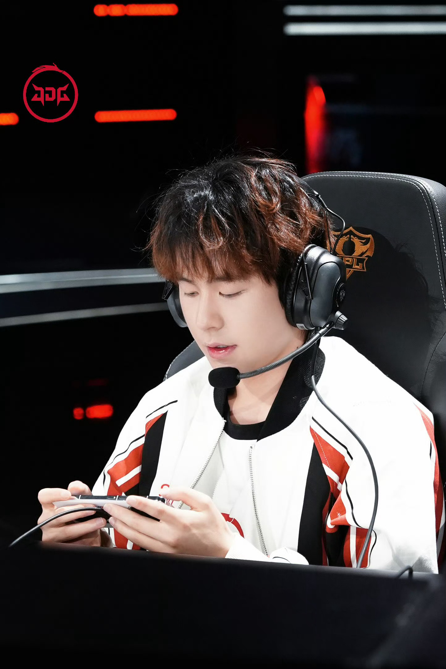 超话大赏竞浪大会  心光自为引多远都无畏 有人会喜欢你，也有人会不喜欢你，尤其是