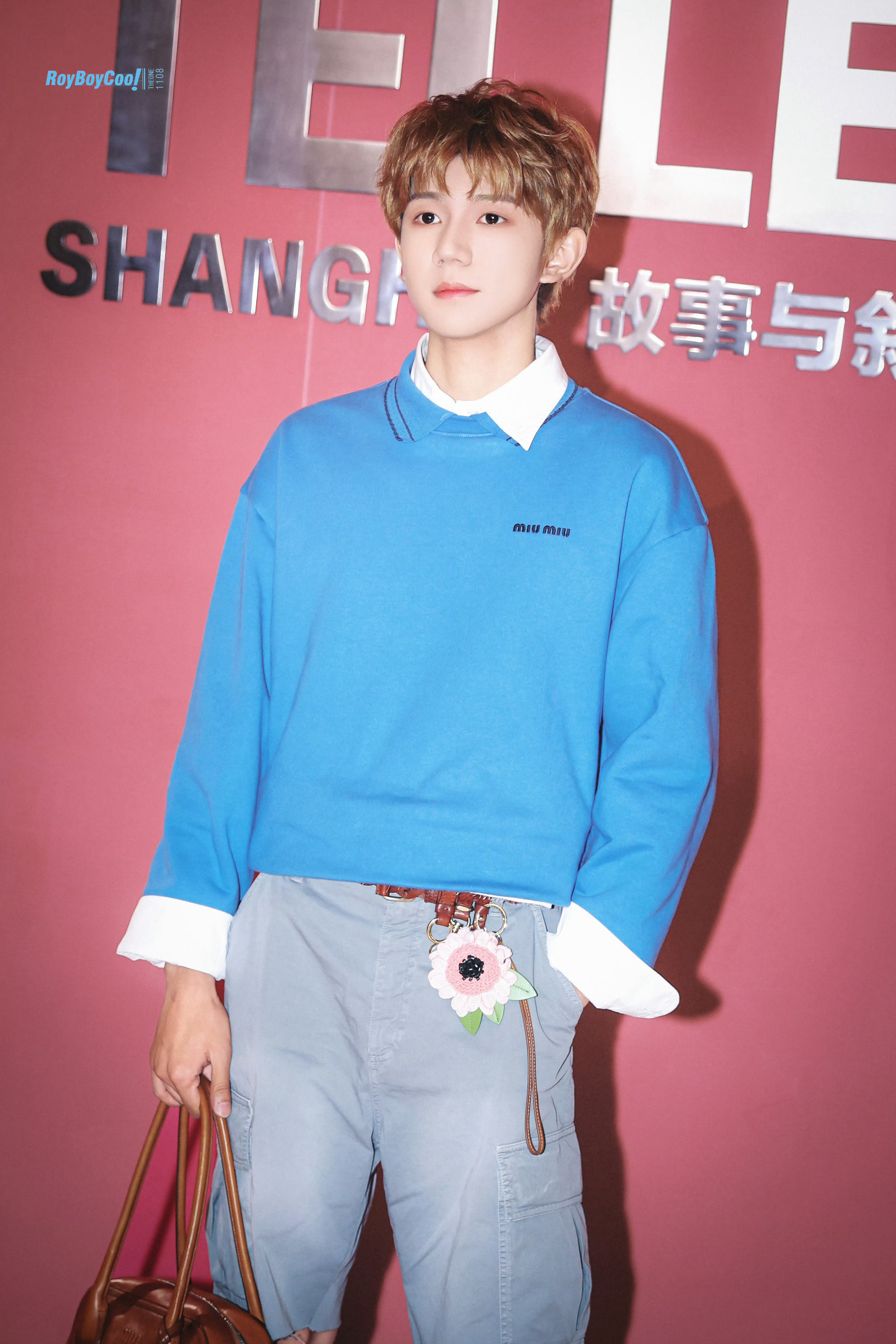 王源MiuMiu活动上班世界上最适合miumiu的男孩 萌晕了