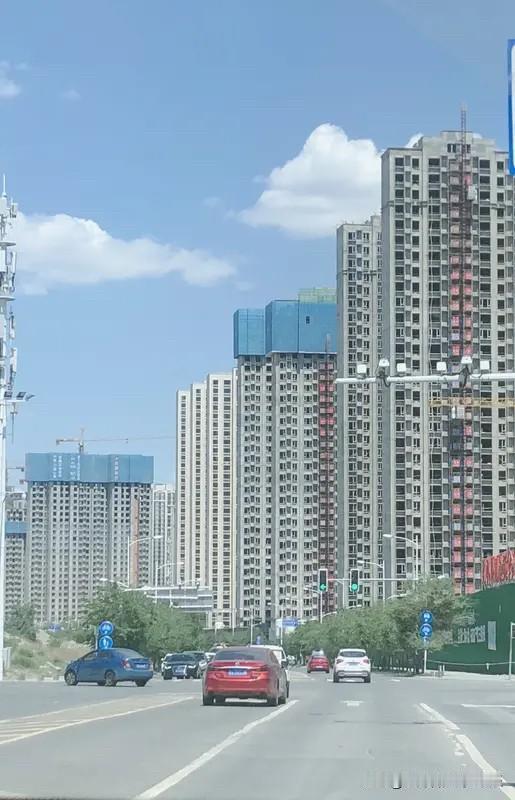 银川楼市这个小阳春还是在阴跌。
银川楼市从2026年1月5日到2026年4月16