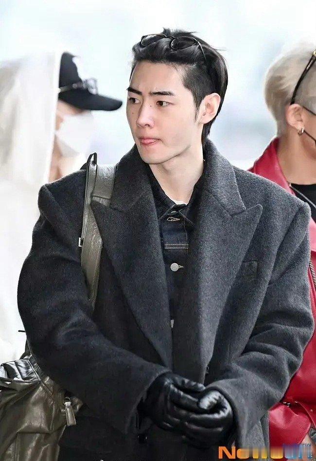 朴成训和李羲承机场穿搭 谁秒了 