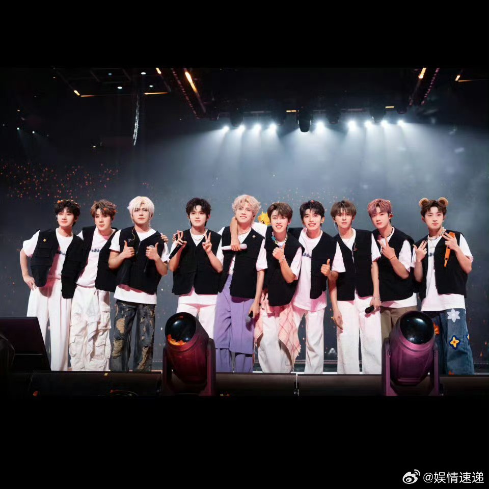 蒋敦豪有九个异父异母的弟弟十个勤天的神仙友情，串门都像回自己家，太幸福了 