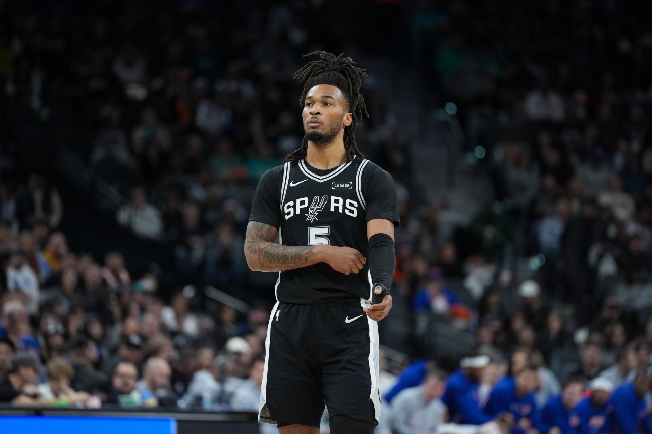 过去六场比赛，卡斯尔场均出战33.5分钟砍下19.5分7.3篮板9.7助攻，命中