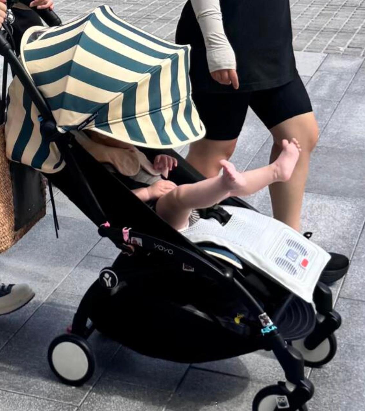 阿那亚偶遇何穗溜娃何穗陈伟霆儿子腿长 阿那亚偶遇何穗溜娃，小Win又在踢着小脚丫