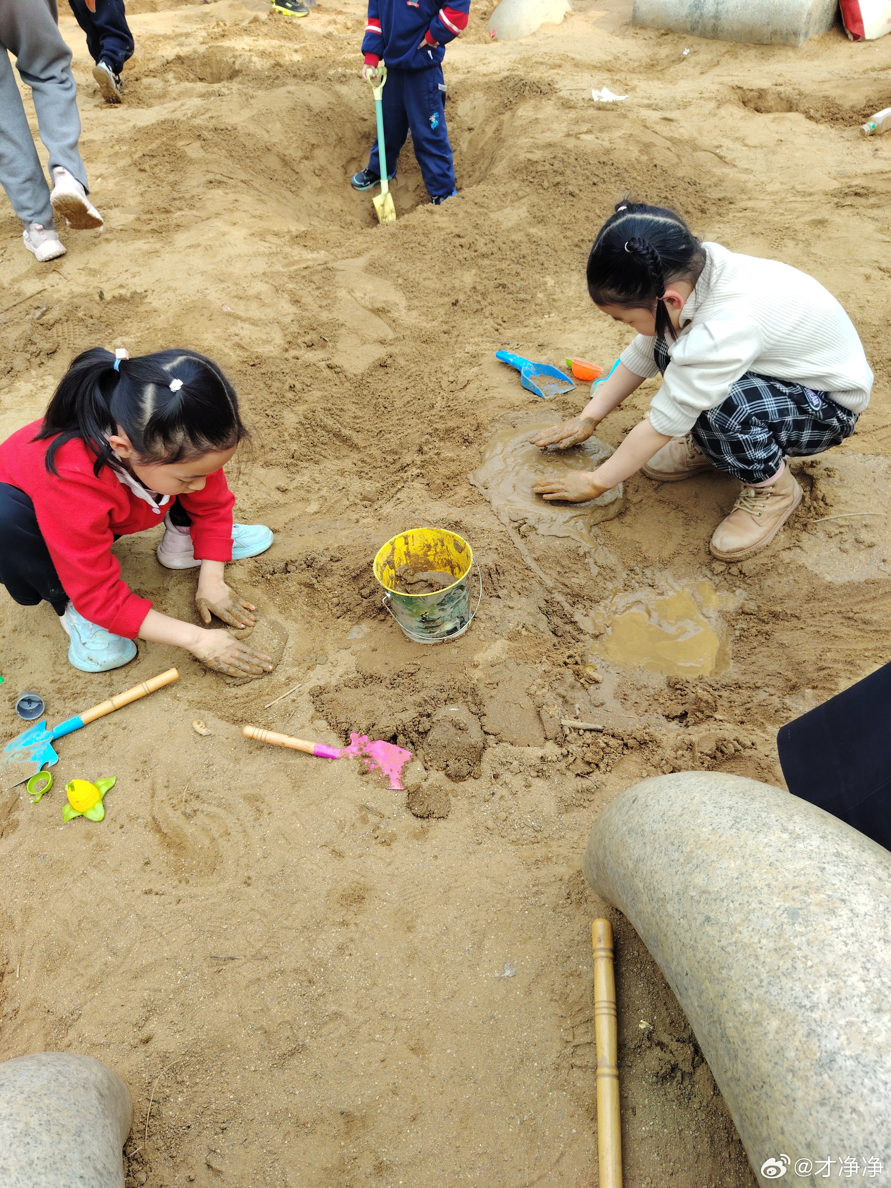 挖沙的玩沙的快乐😉带娃日常