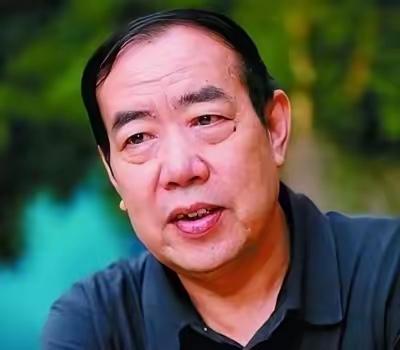 “流氓作家”贾平凹再次语出惊人：“人只要躺在床上，不能自己上厕所了，不管你多有钱