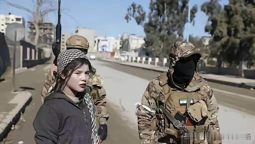 15岁，本该是上学的花季少女，在战乱中已成为被捕的狙击手，命运的齿轮不知道将怎样