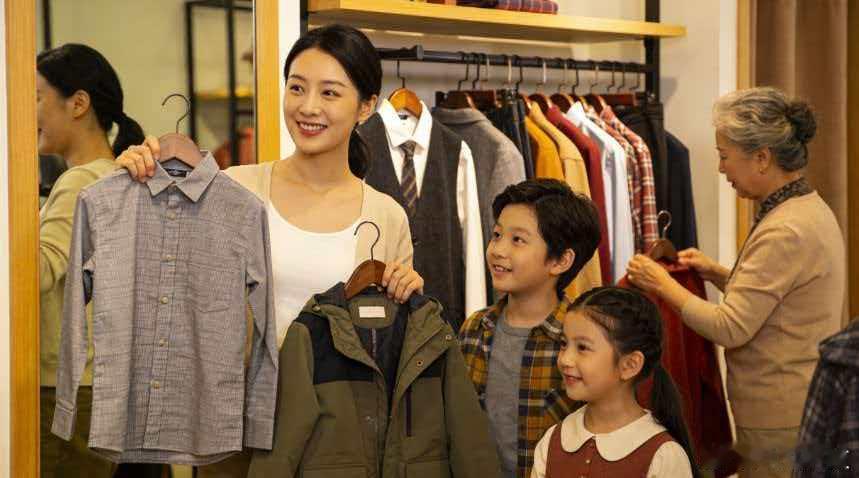 最近发现，30岁的男人和女人，各有一个特别明显的变化。先说30岁的男人，之前他们