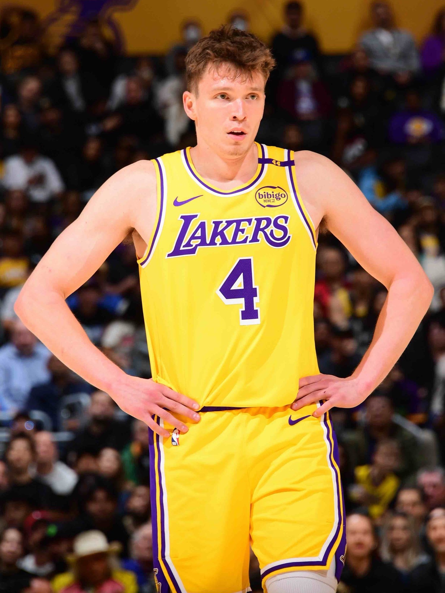 湖人记者发牢骚了，选了希菲诺和克内克特。对球队影响很大。 