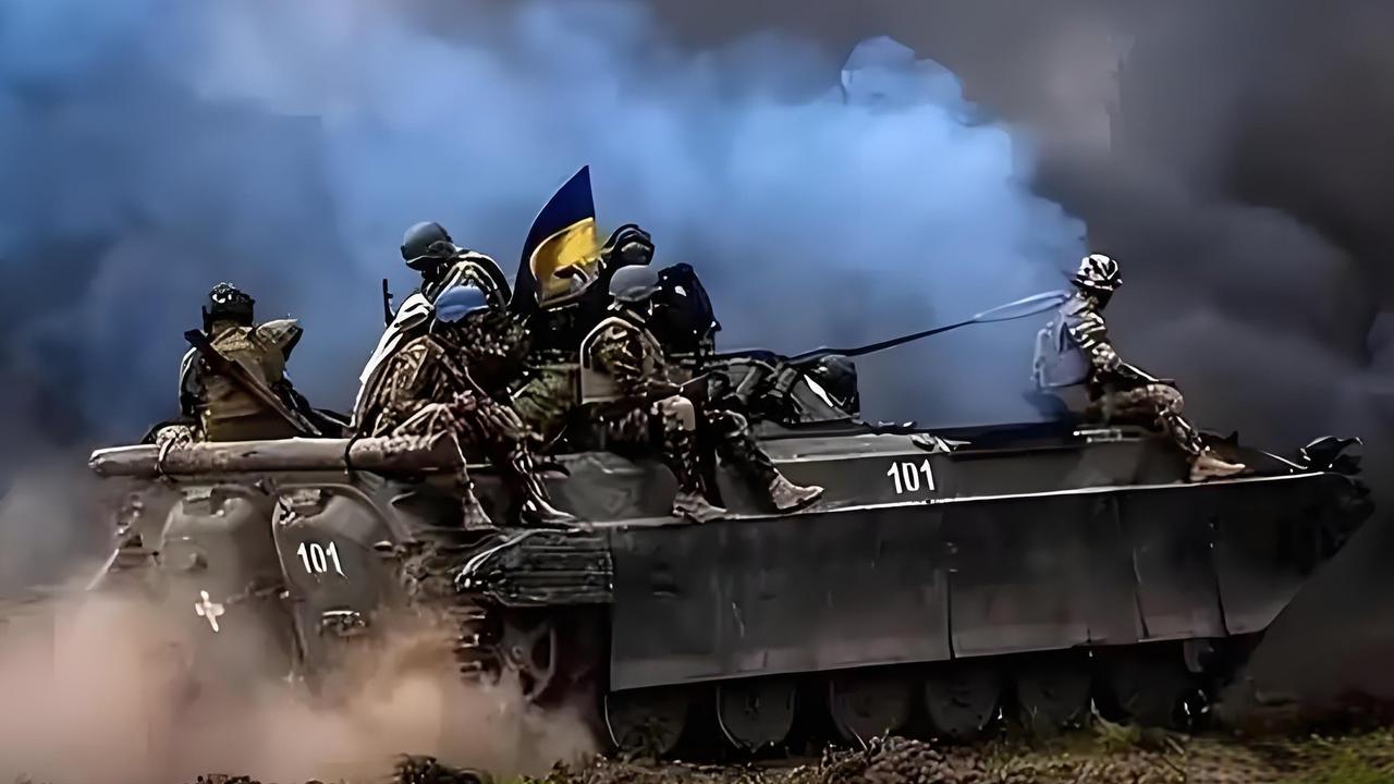 当前俄军在战场突破口可能集中在哈尔科夫，红军城-季米特洛夫区域及苏梅，哈尔科夫交