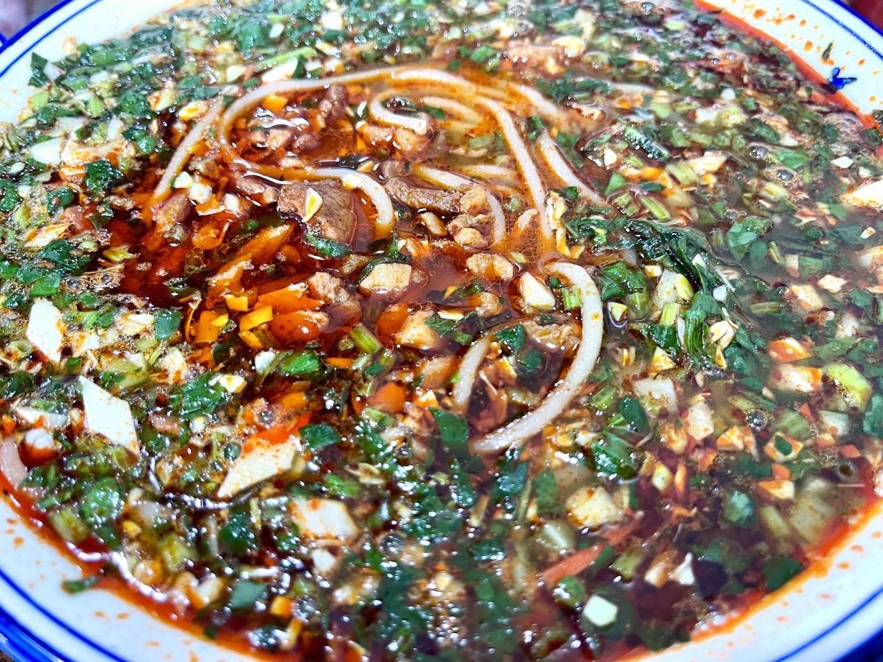 平凉饸饹面，
酸汤味道赞！