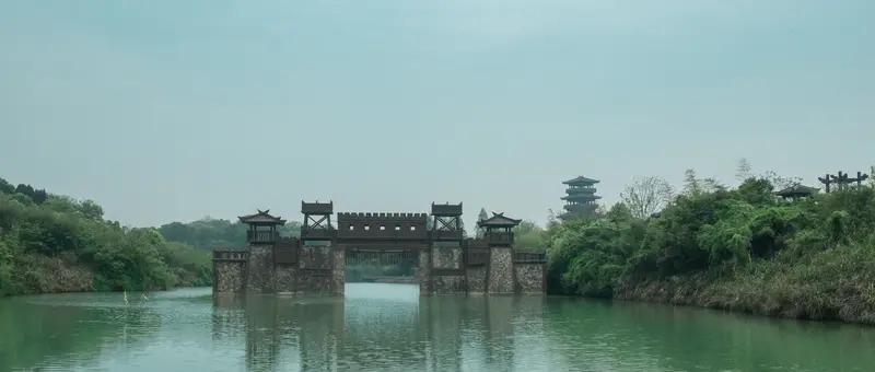 诸葛亮北伐失败，原因不能全怪国力弱或他保守。关羽失荆州打乱了诸葛亮从汉中和荆州两