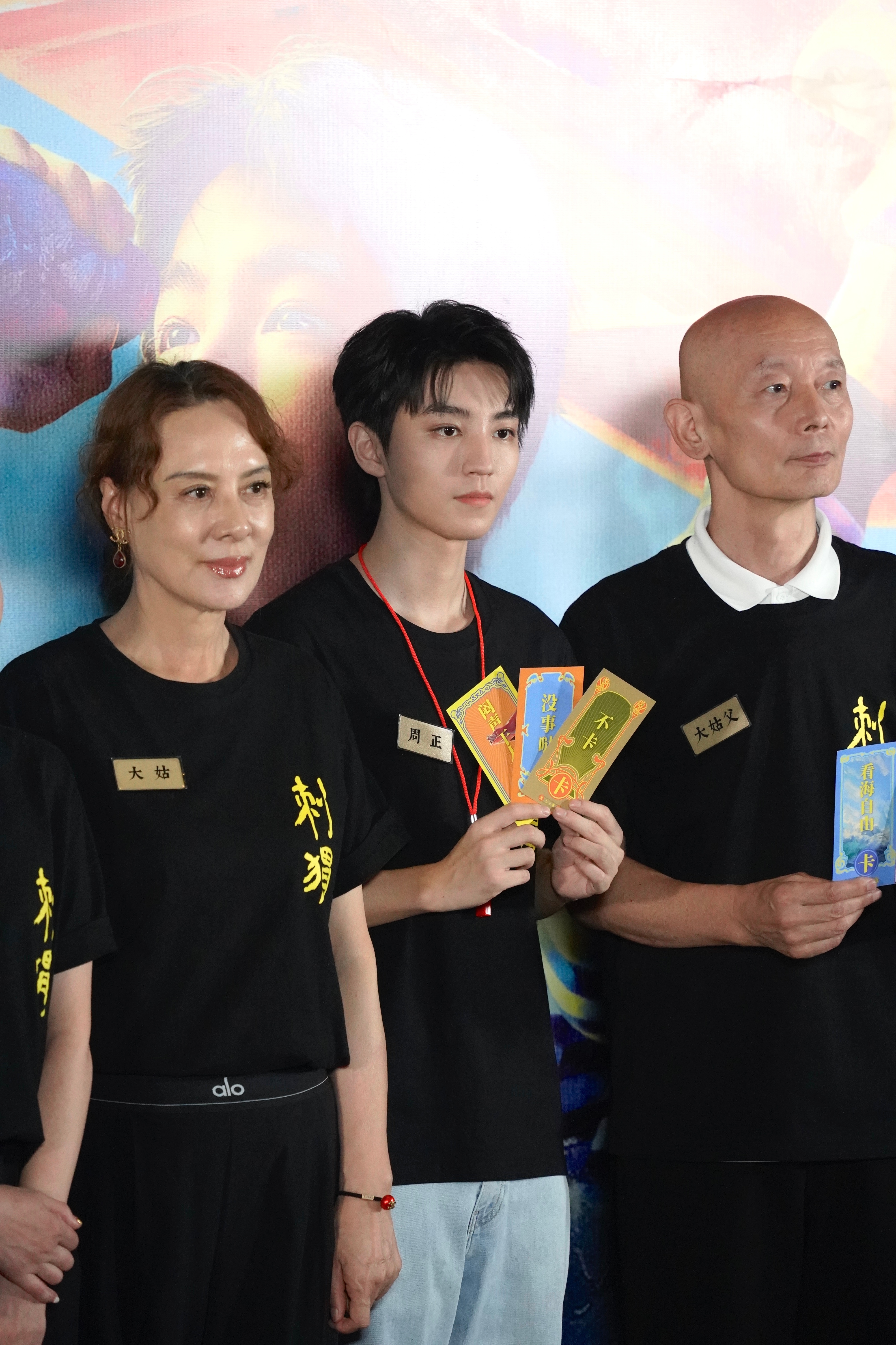 刚在首映礼看了《刺猬》，意犹未尽！好看，而且是难得的现实主义佳作。是属于孤独者无