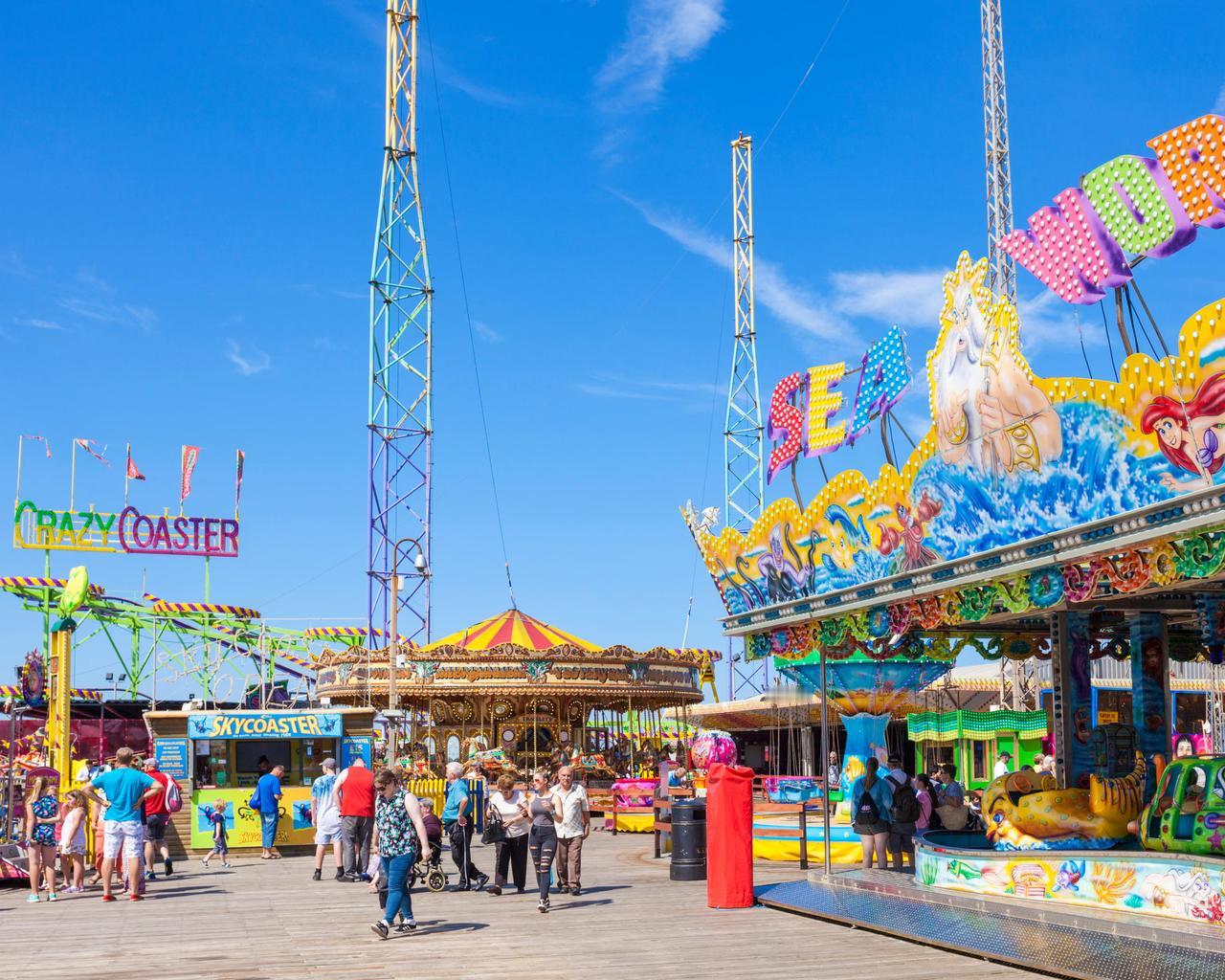 美伊这一仗，把英国人的假期计划泡汤了，而且这种“泡汤”是五年来头一遭。 
 
根