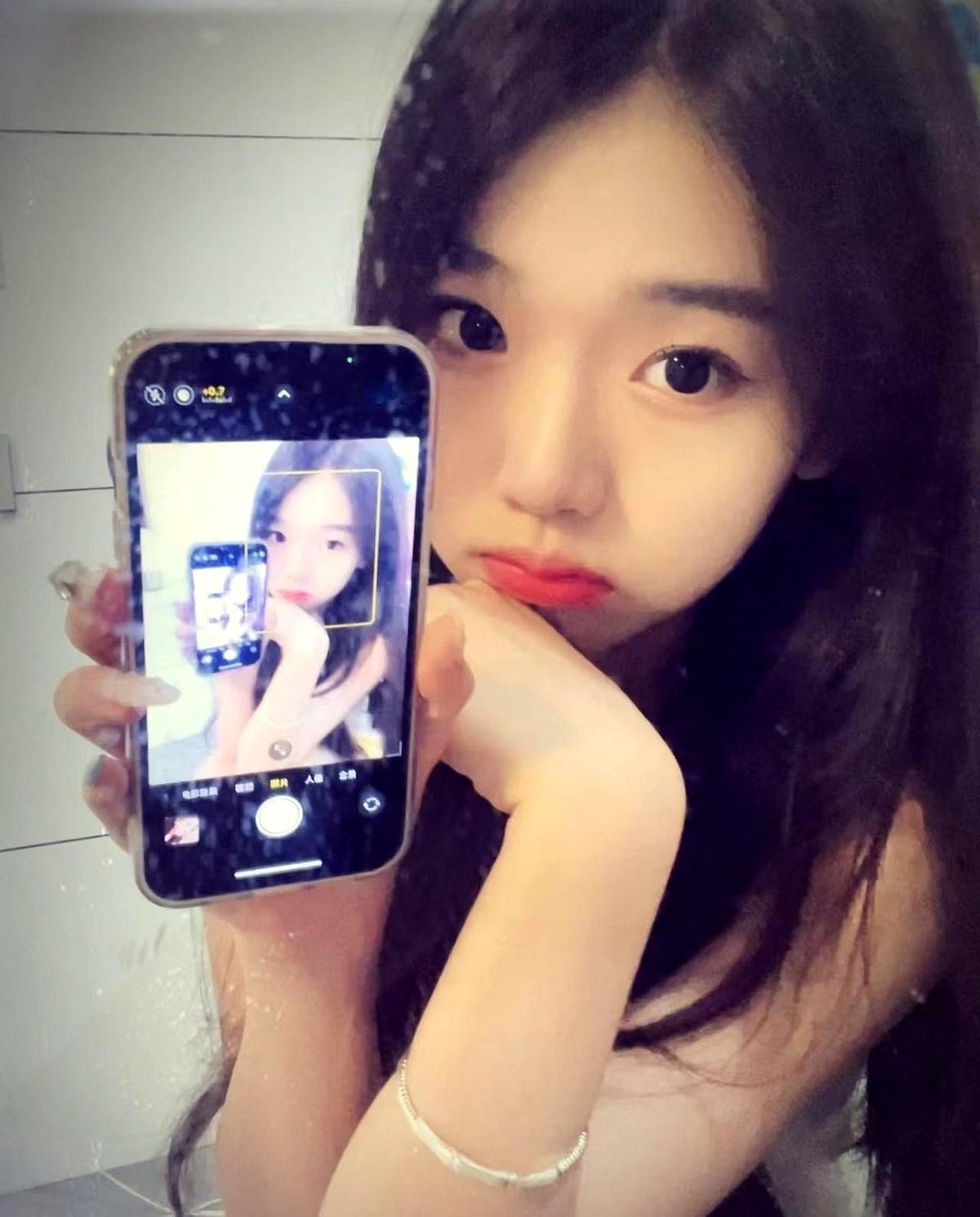 我之前那个老公，结婚了以后才知道他不行，我俩6年都没有过夫妻生活，但是他对我冷冰