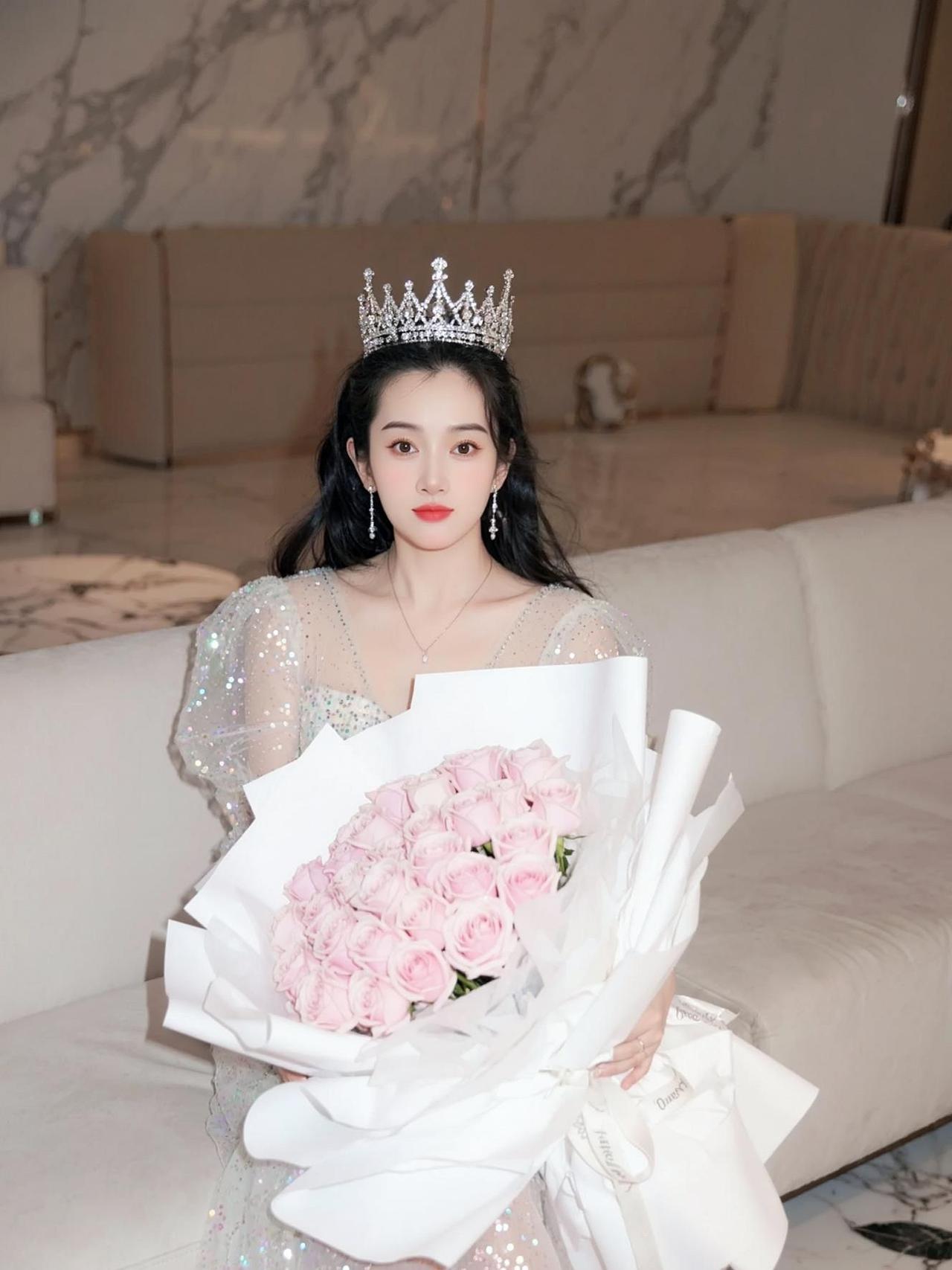 我是灰姑娘麻烦，王子大人，尽快举办舞会，老娘刷碗刷累了。 全网寻找抖音玩法合伙人