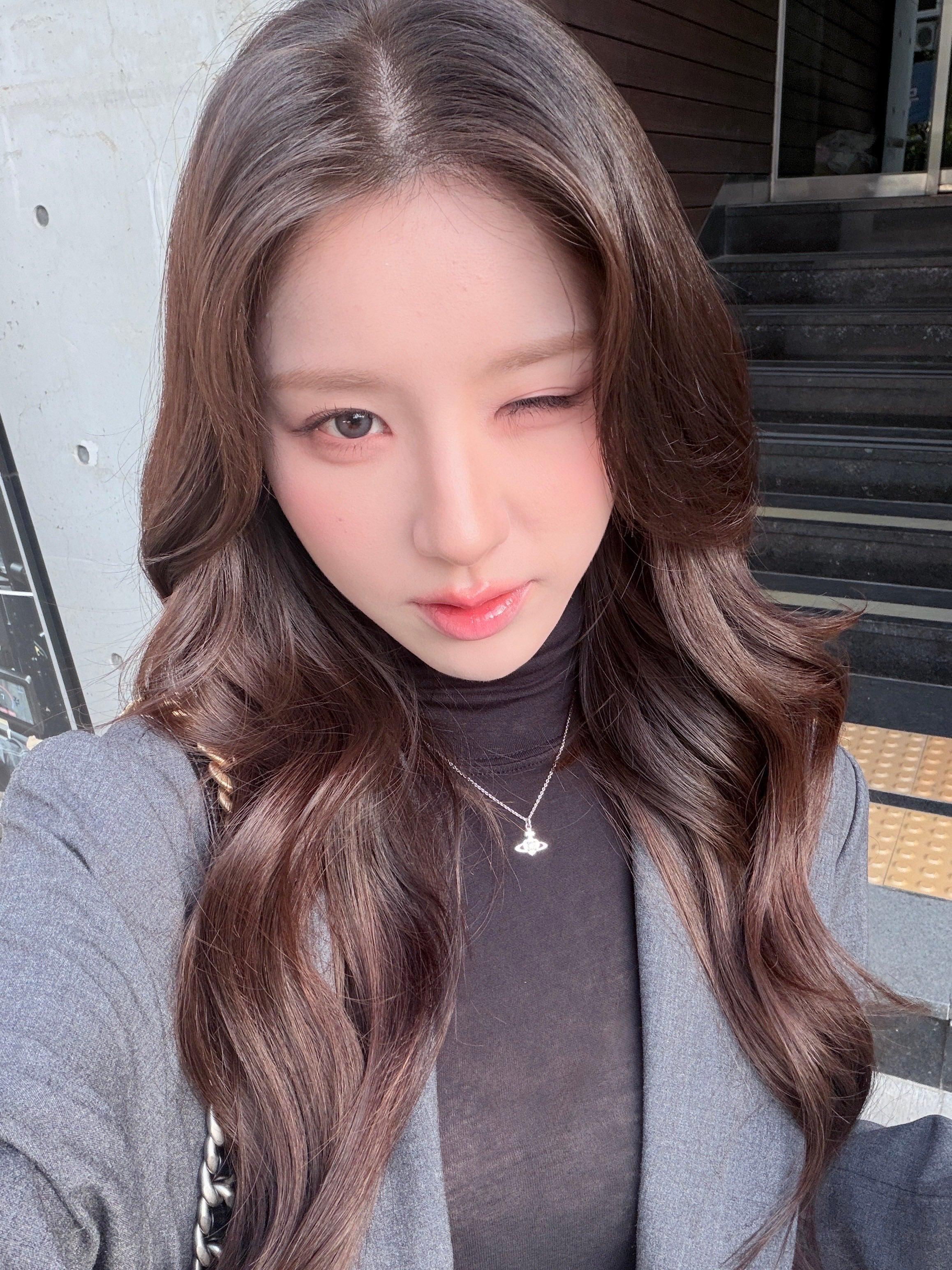 260427 Heejin田姬振 