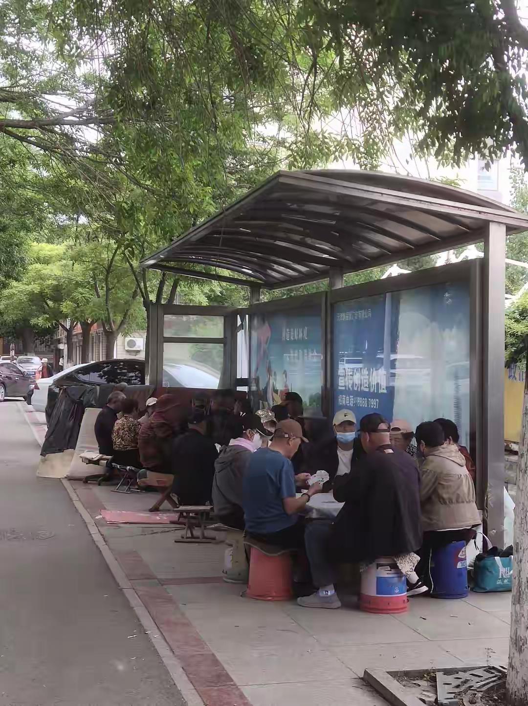 我刚从大邱庄回来，有个感受堵在心里：有钱真能把烂牌打好吗？答案是——能，但得先有