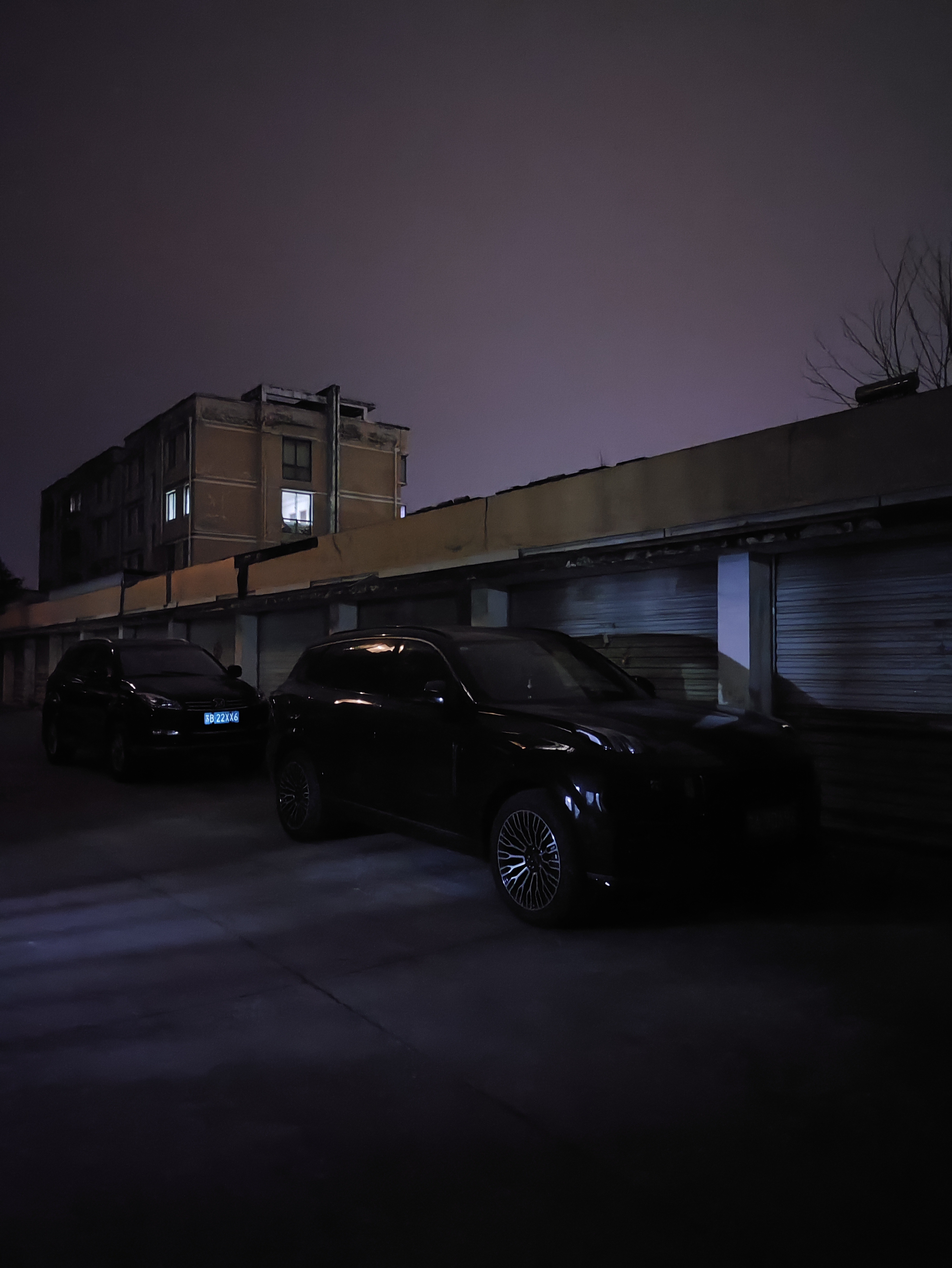 我们没有因为人生的旁枝末节做一丝丝妥协的选择，都是顺从自我的内心