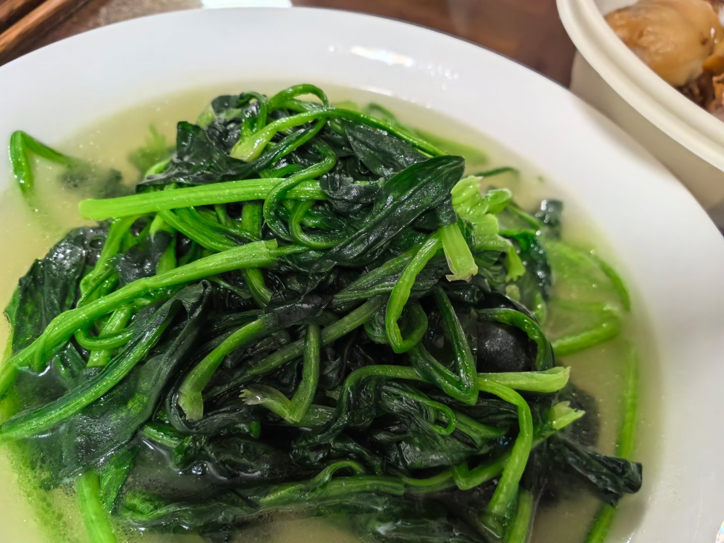 #芜湖家常菜# 晚上家里有个客人，简单做几个菜，炒菠菜苗、凉拌黄瓜、土豆烧牛肉、