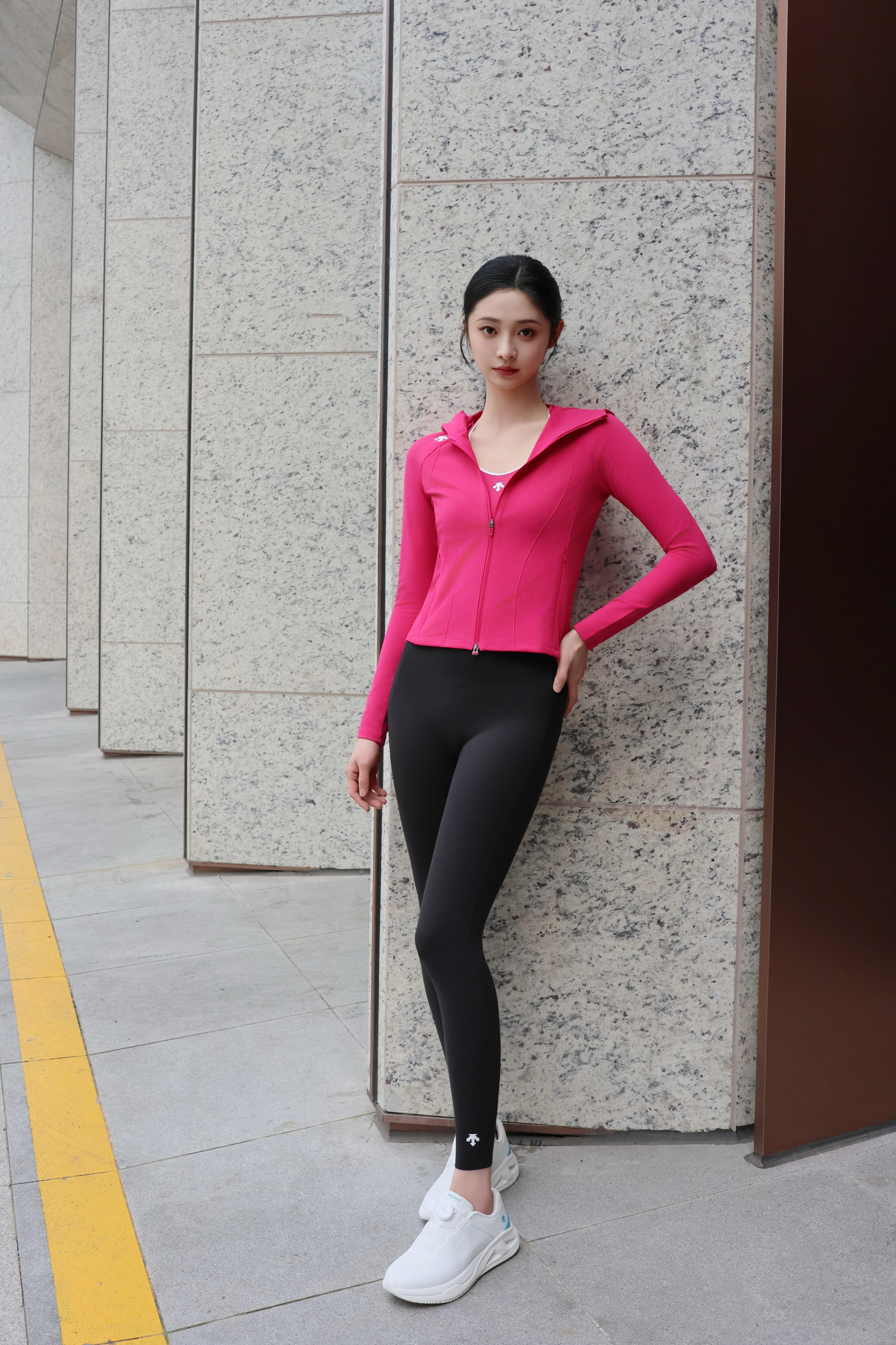 周洁琼瑜伽裤穿搭 