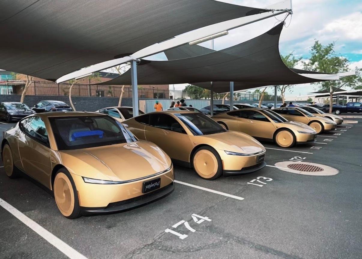很多人问Robotaxi没司机慌不慌，其实核心不在于驾驶位有没有人，而在于责任和