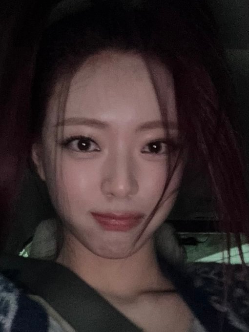250701🫧itzy申有娜 大家今天过得怎么样？没错，今天很热那天我想喝西瓜