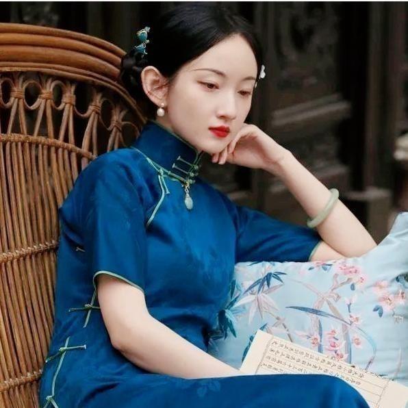 1961年，58岁的马步芳对18岁的七姨太说：“把你妈妈和两个妹妹叫来伺候我！”
