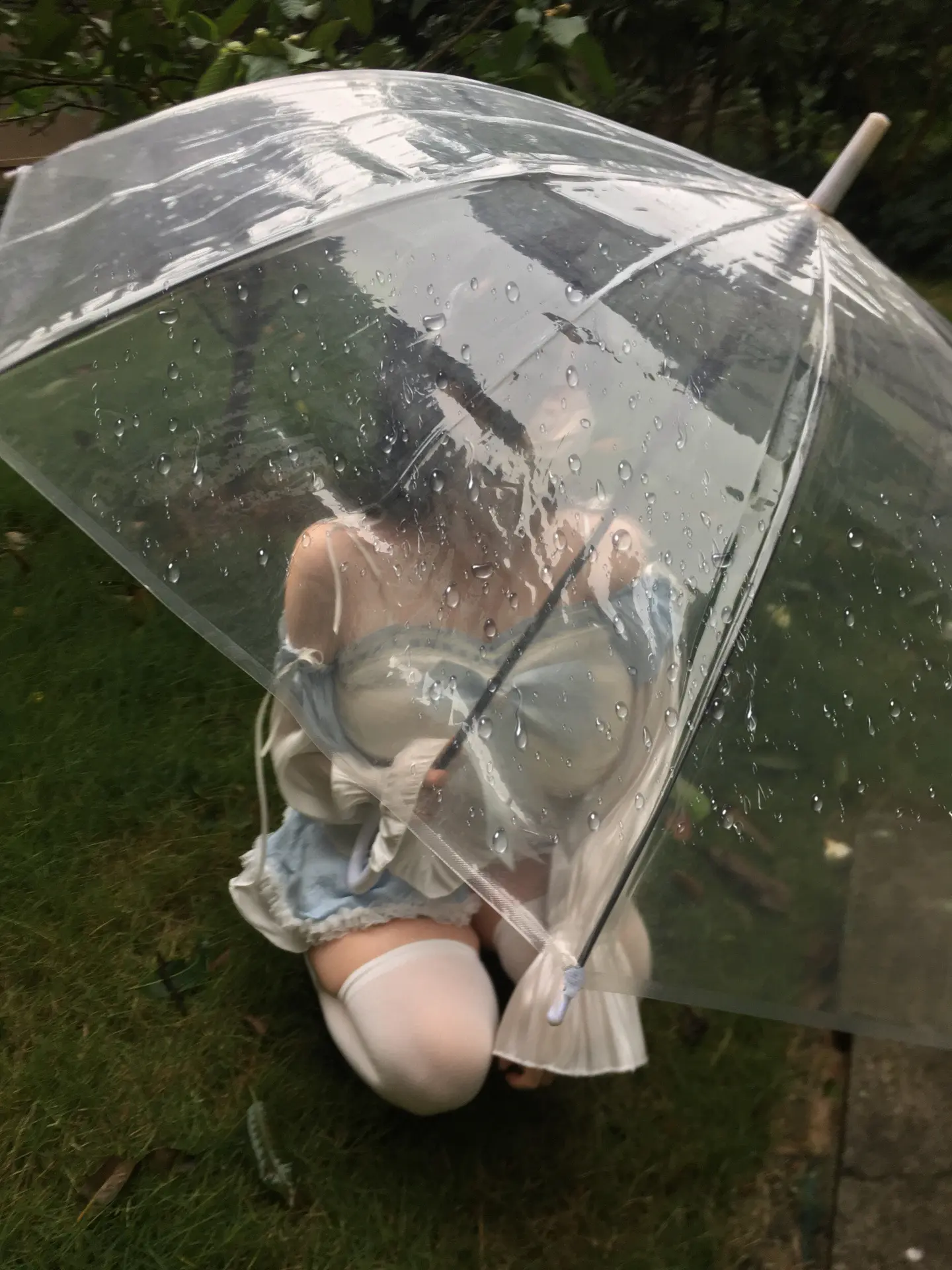 物是人非已注定 想抓住你的心 你变成我心中的云和雨