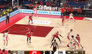 胡金秋轰进三分独取7分打停日本队
北京时间2月25日，中国男篮与日本男篮的亚洲杯