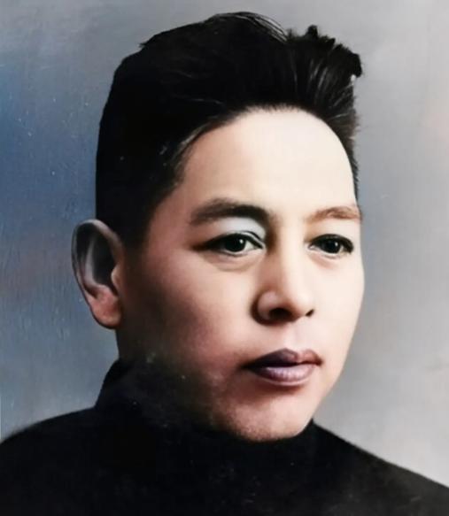 1932年，陈玉仁叛变，供出了潜伏在敌人内部的地下党员王世英。谁料，王世英察觉异