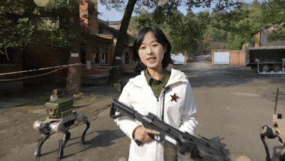 中国机器狼群巷战画面首次公开铁甲列阵，狼群出征这不是科幻电影，而是来自前沿科技的