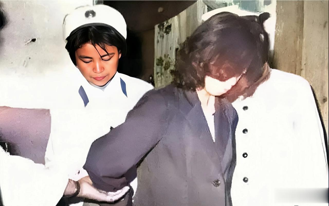 这张照片非常有争议，照片中被捆绑着的女子就是上个世纪80年代轰动全国的“顶级女流